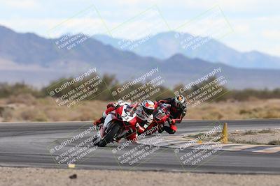 media/Nov-16-2025-Race Pace (Sun) [[8c5fa54630]]/Non Verified Riders (1st 20 Minutes)/5-Turn 15 (110pm)/